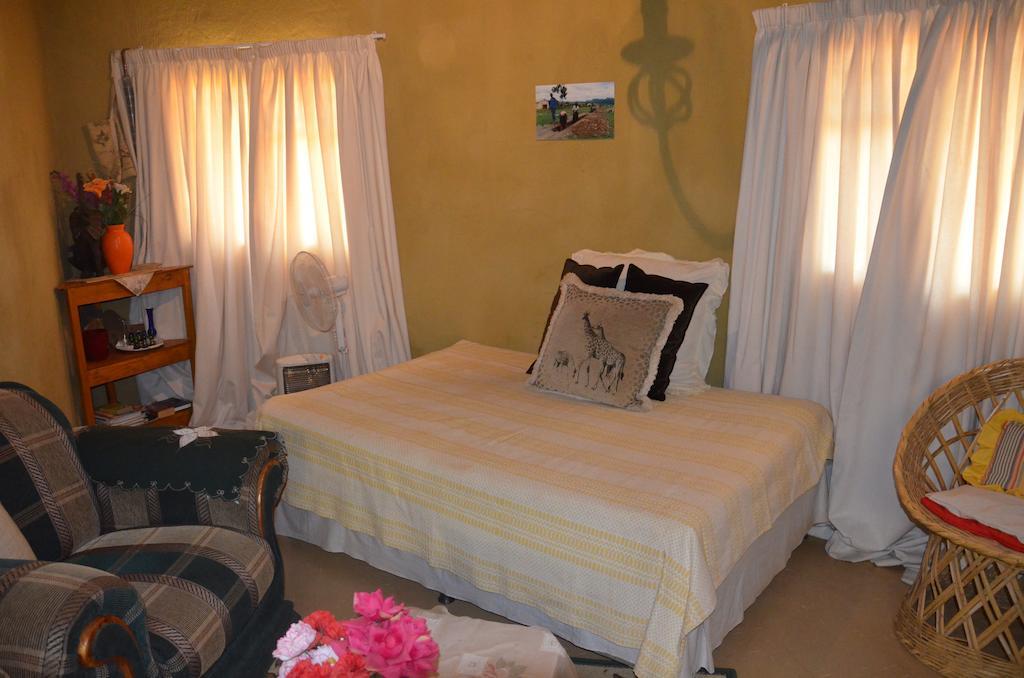 Bama Lodge Rietfontein Kamer foto