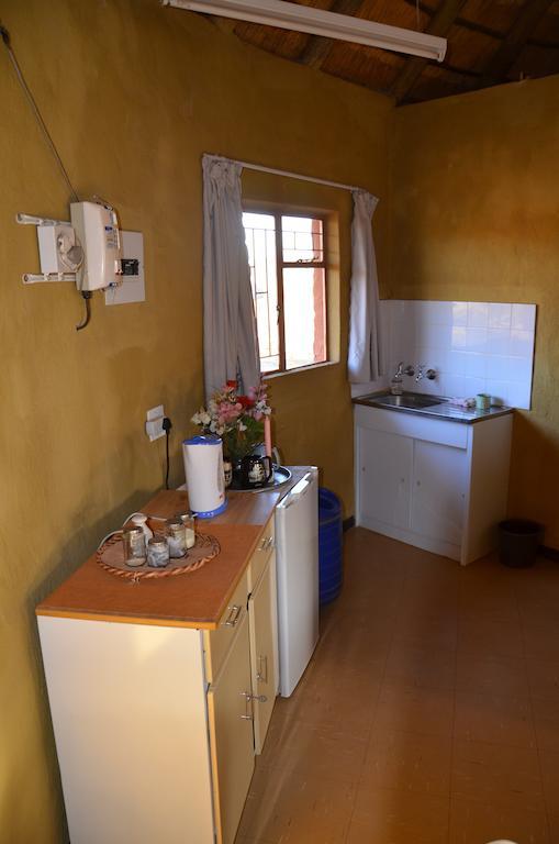 Bama Lodge Rietfontein Buitenkant foto