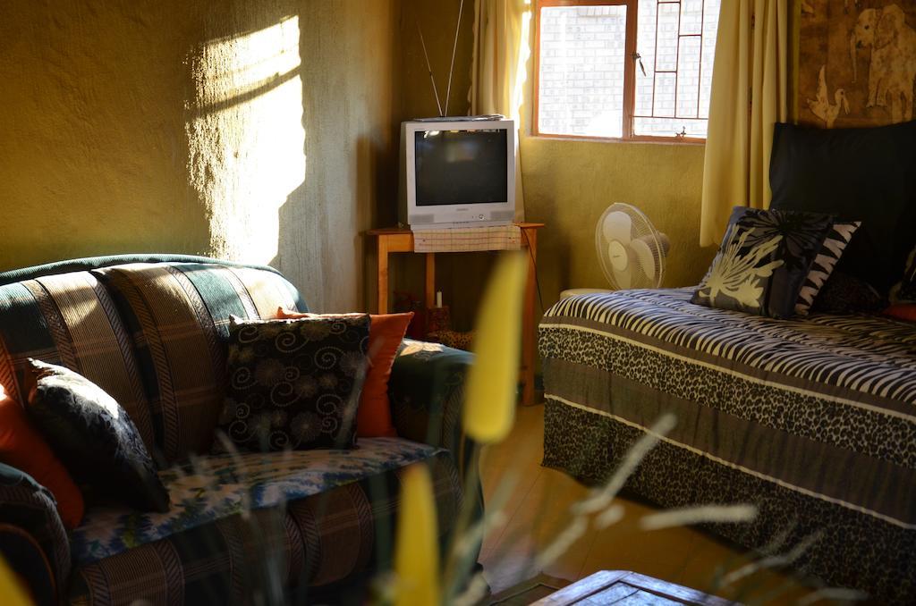 Bama Lodge Rietfontein Buitenkant foto